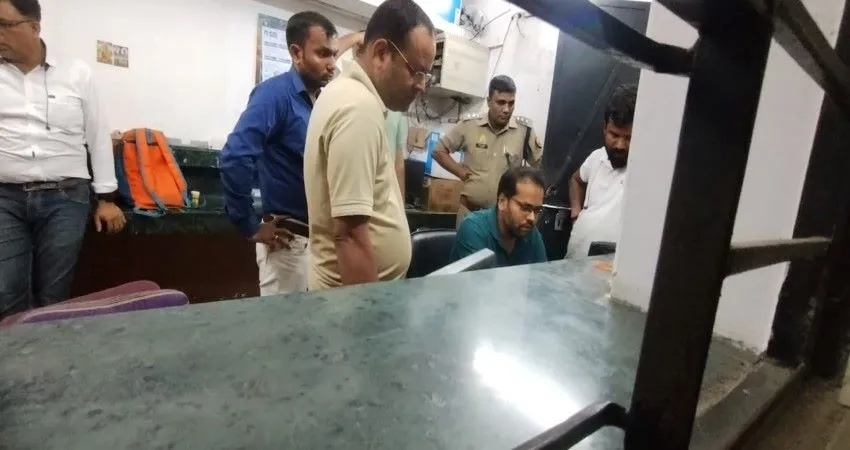 लखनऊ में बदमाशों ने बड़ी वारदात को दिया अंजाम, ई- सुविधा केंद्र से तमंचे की नोक पर लाखों की लूट