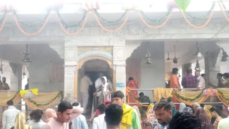Sawan 2023 : सावन में जटाधारी, तुम पर हम बलिहारी, Auraiya के देवकली समेत कई मंदिरों में भक्तों की भीड़
