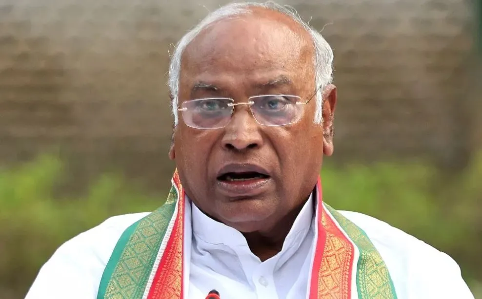 खड़गे ने महंगाई को लेकर सरकार पर साधा निशाना, कहा- देश के लोग बीजेपी का सत्ता से सफाया कर देंगे