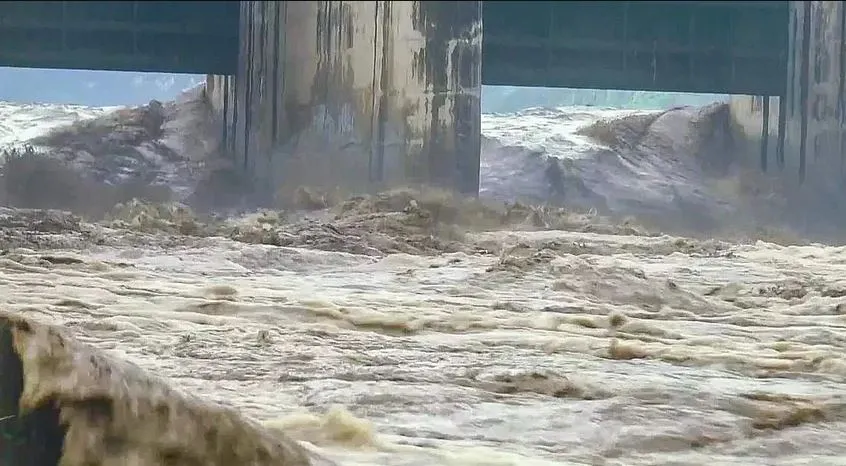 यमुना उफान पर, दिल्ली के मंत्रियों ने लिया राहत उपायों का जायजा