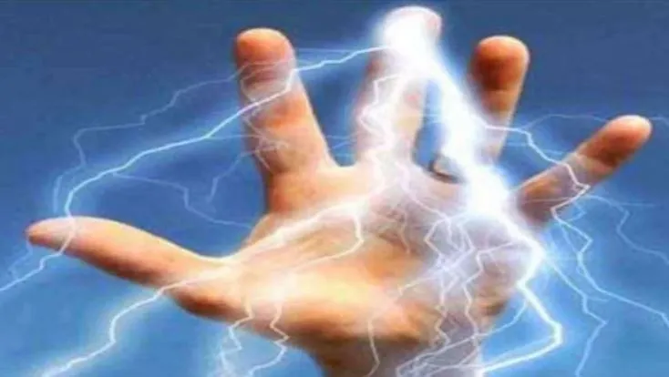 बरेली: ट्रांसफार्मर के जाल से टकराई हाईस्कूल की छात्रा, करंट लगने से मौत 