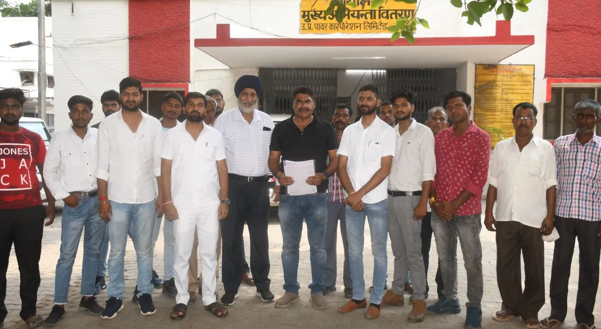 बरेली: मुख्य अभियंता ने तीन दिन में मांगी शांति विहार की सर्वे रिपोर्ट, 20 सालों से कॉलोनी में नहीं है बिजली