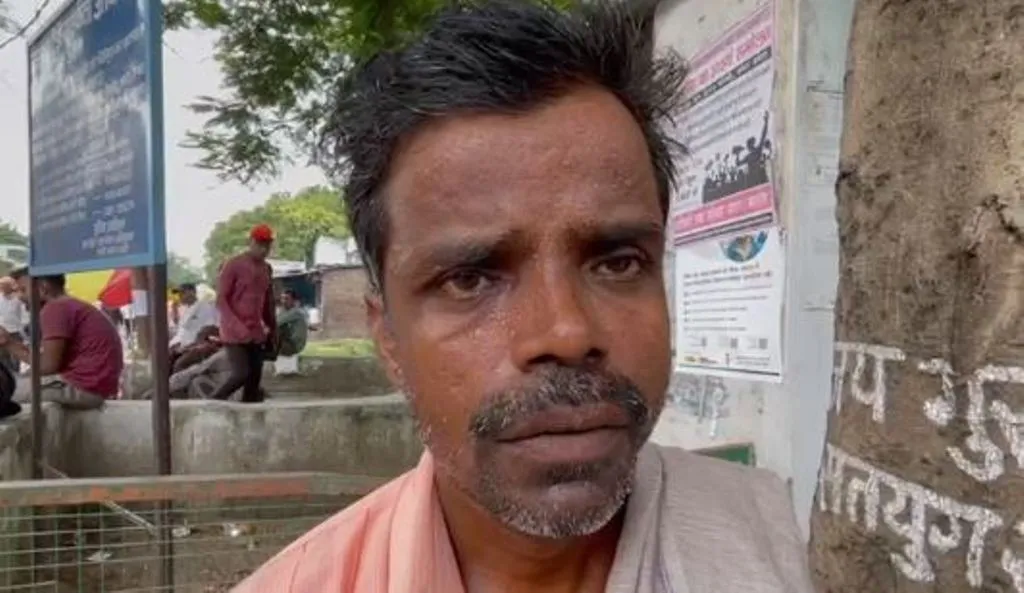 बरेली: साहब का दिया पांच दिन में बेटी बरामद करने का आश्वासन निकला झूठा, याद दिलाने कलेक्ट्रेट पहुंचा पिता