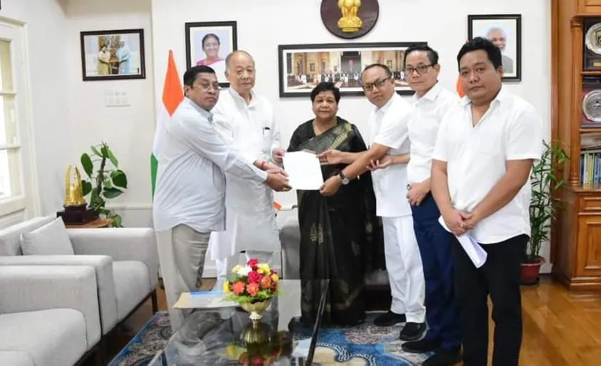 कांग्रेस ने राज्यपाल से मणिपुर पर चर्चा के लिए विधानसभा का विशेष सत्र बुलाने का किया अनुरोध 