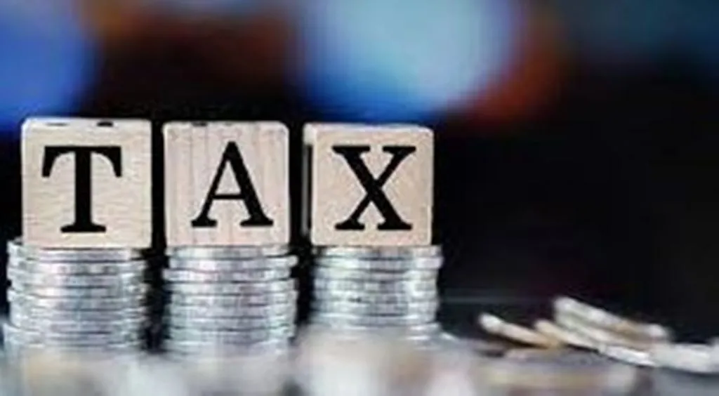 बरेली: इस सिल्ट को कौन साफ करेगा... दुकानों का टैक्स 24 और 43 रुपये