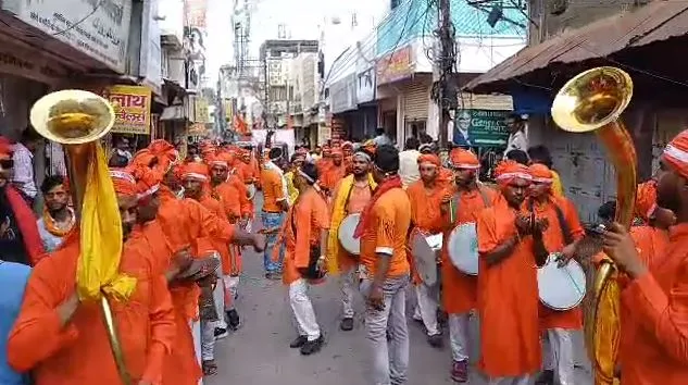 बरेली: गाजे-बाजे के साथ निकली बाबा श्री  महाकाल की पालकी शोभायात्रा, गूंजे जयकारे