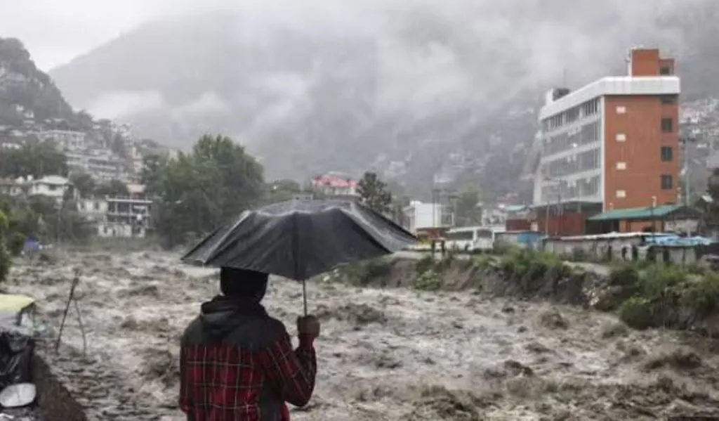 जलप्रलय को लेकर अलर्ट: मौसम विभाग ने की भविष्यवाणी, आज इन राज्यों में हो सकती है मूसलाधार बारिश 