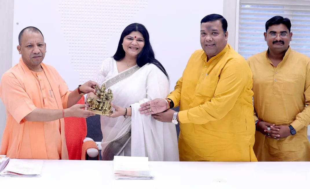 बरेली: सीएम से मिलीं रश्मि पटेल, जिले का नाम नाथ नगरी रखने का अनुरोध