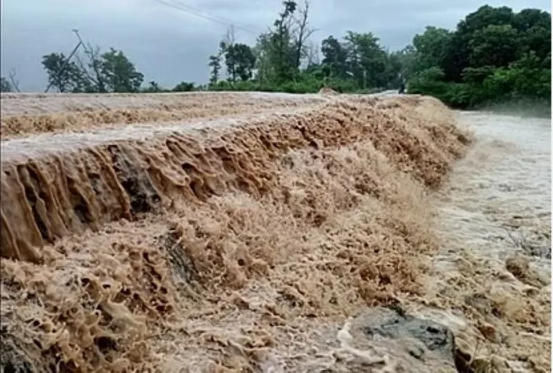 देहरादून: राज्य में नदियों का जलस्तर बढ़ा, हाई अलर्ट घोषित