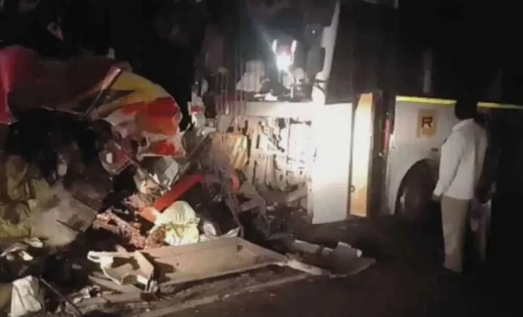 महाराष्ट्र: बुलढाणा जिले में दो बसों की आमने- सामने से भीषण टक्कर, पांच लोगों की मौत, 20 घायल 