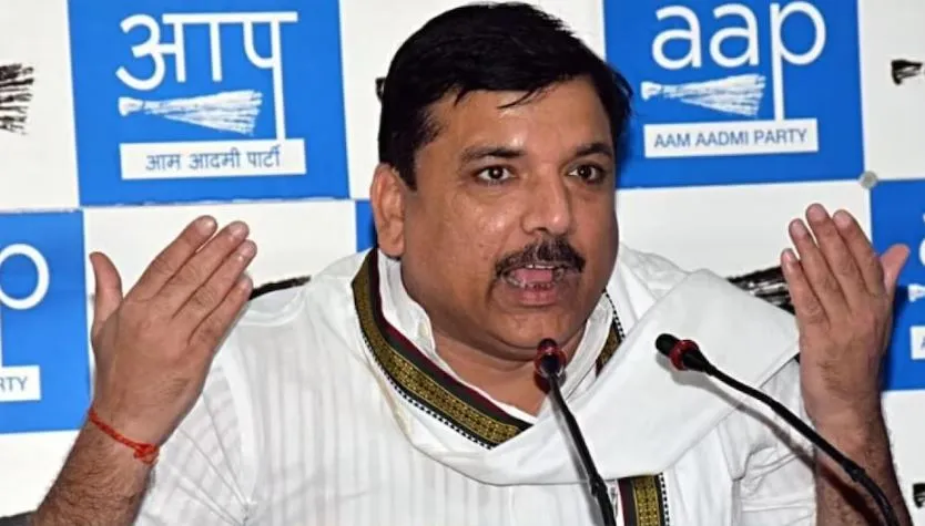 संजय सिंह संसद परिसर में अब दिन के समय ही देंगे धरना, खरगे की अपील के बाद लिया फैसला