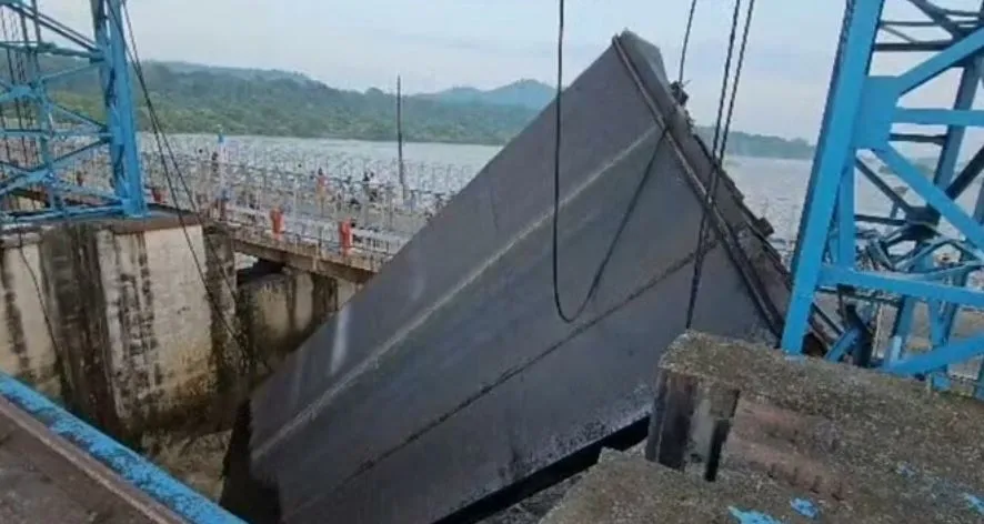 Uttarakhand News: हरिद्वार में भीमगोड़ा बैराज का फाटक टूटा, शहर में हाई अलर्ट