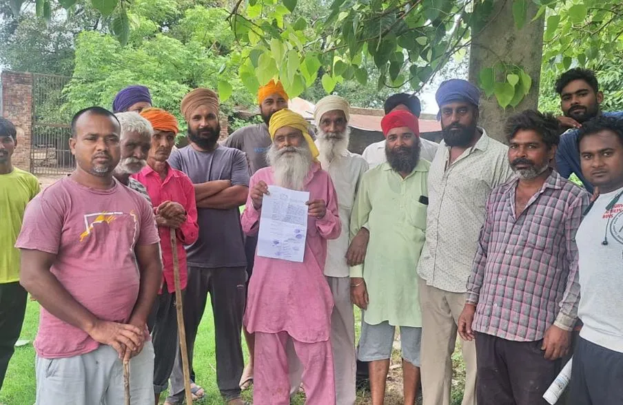 पीलीभीत: तस्करों का दबाव, गोशाला से लाकर दो गोवंश..परेशान ग्रामीणों ने लगाई गुहार