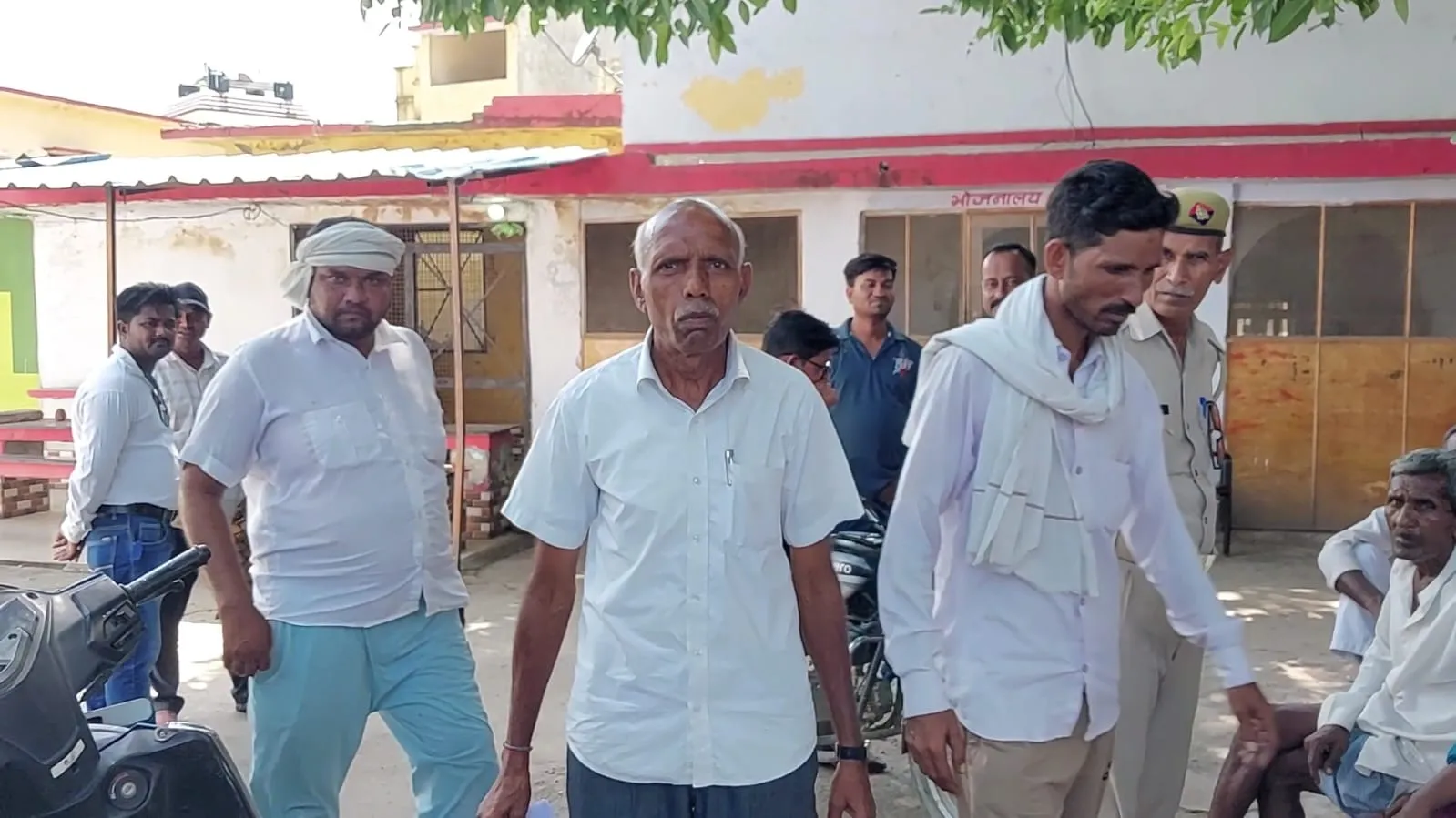पीलीभीत: रिटायर दरोगा की भी सुनवाई नहीं, 12 दिन से पूरनपुर पुलिस के लगा रहा परिक्रमा