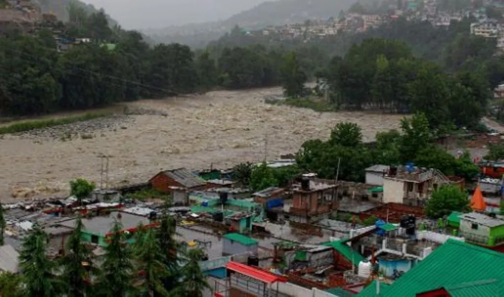 बारिश का सितम: आने वाले दिनों के लिए IMD ने अलर्ट किए जारी, यहां जानें अपने राज्य का हाल 
