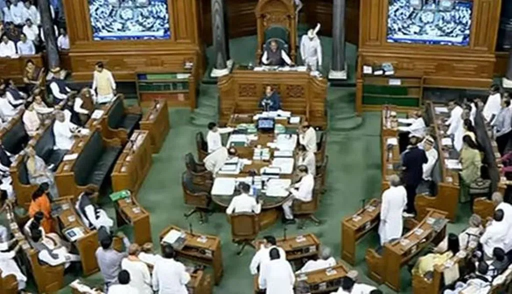 लोकसभा स्पीकर ने अविश्वास प्रस्ताव को दी मंजूरी, कहा- चर्चा के लिए समय और तारीख बाद में किया जाएगा तय 