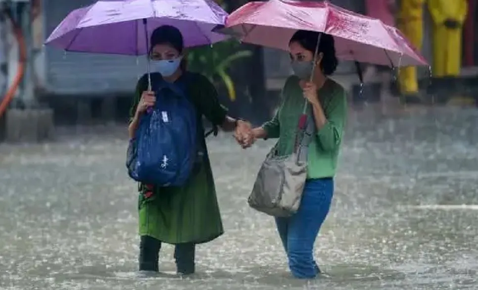 दिल्ली में हालात फिर से डरावने, देश के इन राज्यों में आज भारी बारिश का अलर्ट जारी 