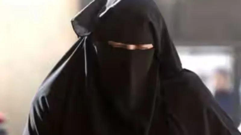 UP: हिंदू छात्रा को मुस्लिम युवक ने बुर्का पहनाकर किया अगवा, रेस्टोरेंट में ले जाकर लूटा जिस्म, मामला जानकर हो जाएंगे हैरान