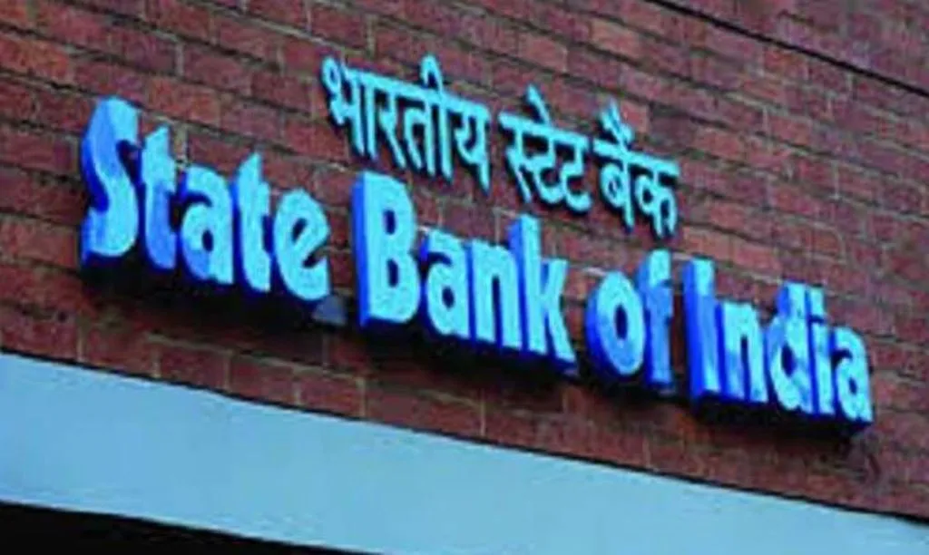 SBI ने अपने ग्राहकों को दिया बड़ा झटका, MCLR में की 5 बेसिस प्वाइंट्स की बढ़ोतरी, यहां जानें नई दरें 