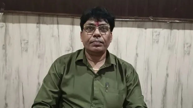 Kasganj: 'मैं मानसिक रूप से परेशान हूं', बरगलाकर जिलाध्यक्ष पर लगवाए आरोप...जानिए मामला