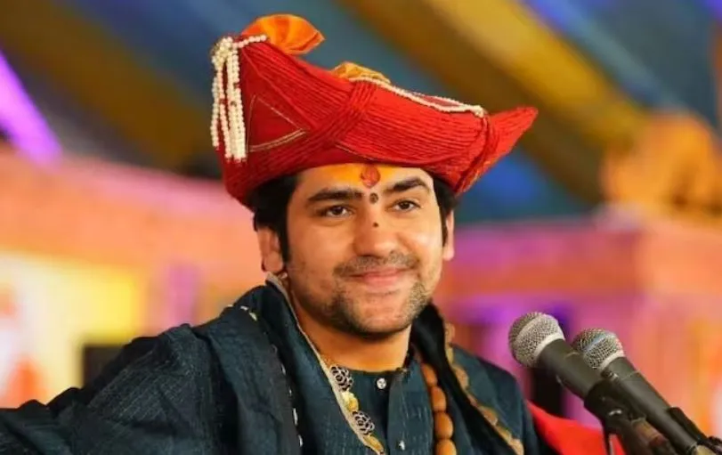 धीरेंद्र शास्त्री की कथा में मची भगदड़, गिरकर लोग हुए बेहोश...कइयों को लगा करंट