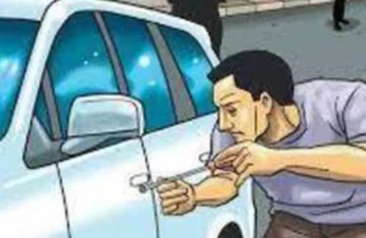 पीलीभीत: टप्पेबाजों ने ठेकेदार को बनाया निशाना, कार में रखा ढाई लाख रुपये भरा बैग उड़ाया