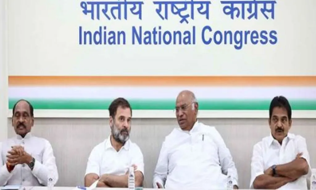 खड़गे और राहुल ने राजस्थान के वरिष्ठ कांग्रेस नेताओं के साथ की बैठक, कई अहम मुद्दों पर हुई चर्चा 