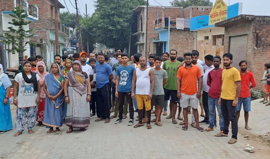 पीलीभीत: नए रूट से ताजिया निकालने का आरोप, वाल्मीकि बस्ती के लोग खफा..जानिए पूरा मामला