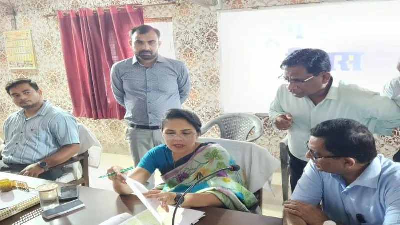 लखनऊ : कानूनगो अब्दुल मन्नान को सस्पेंड करने का आदेश जारी, फरियादियों से वसूली का लगा आरोप