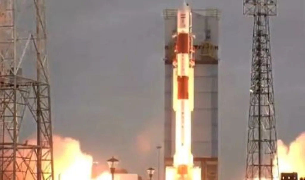 पीएसएलवी-सी 56 ने सिंगापुर के सात उपग्रहों को सफलतापूर्वक किया लॉन्च