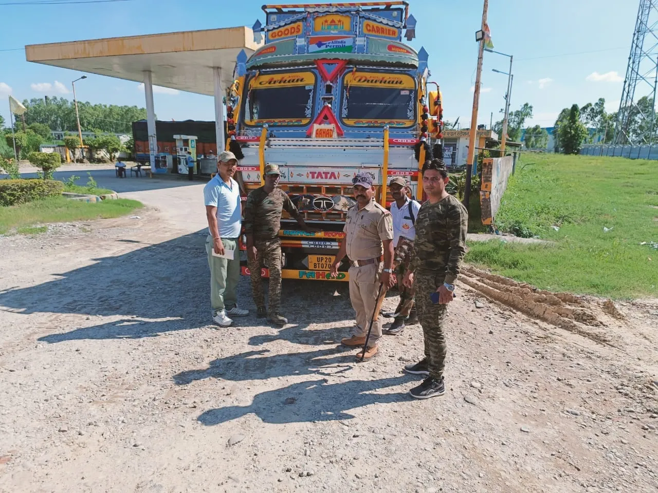 Ramnagar News: वन विभाग को मिली सफलता, जांच के दौरान दो वाहन पकड़े