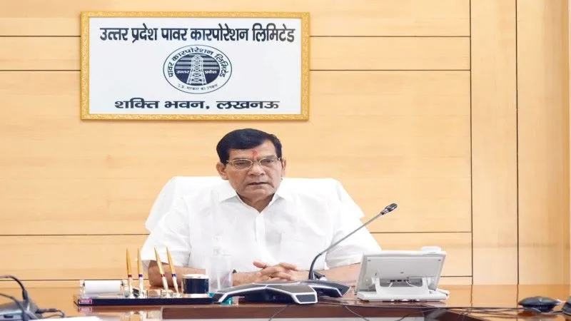 लखनऊ : ऊर्जा मंत्री का अधिकारियों को निर्देश, कहा- जनप्रतिनिधियों के साथ करें बैठक