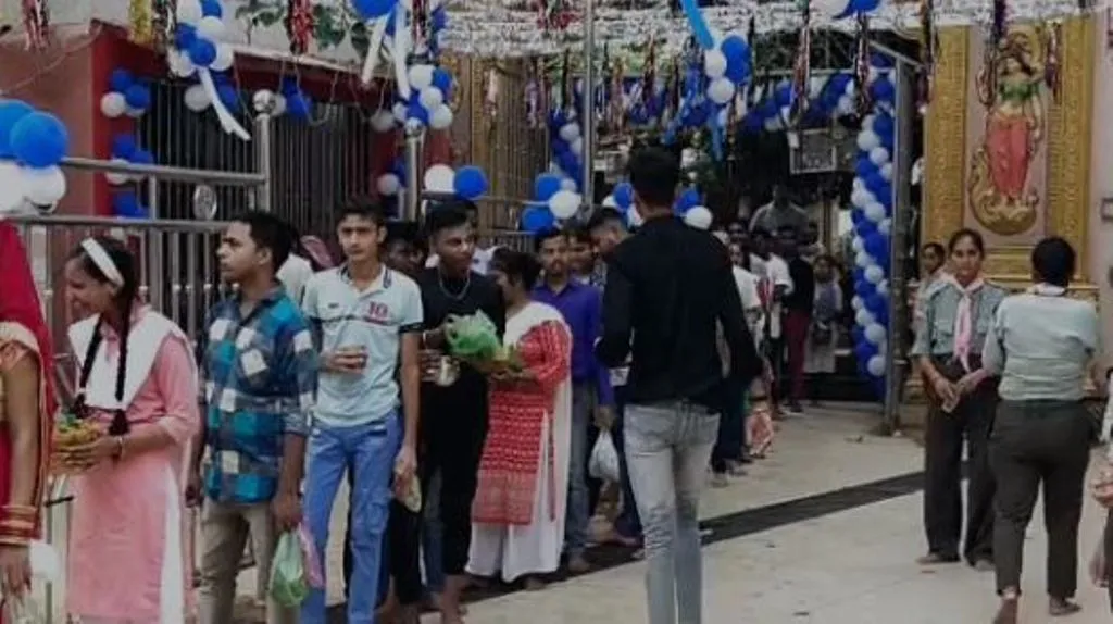 बरेली: श्रावण मास के पहले सोमवार को मंदिरों में गूंजे भोलेनाथ के जयकारे, शिवमय हुई नाथनगरी 