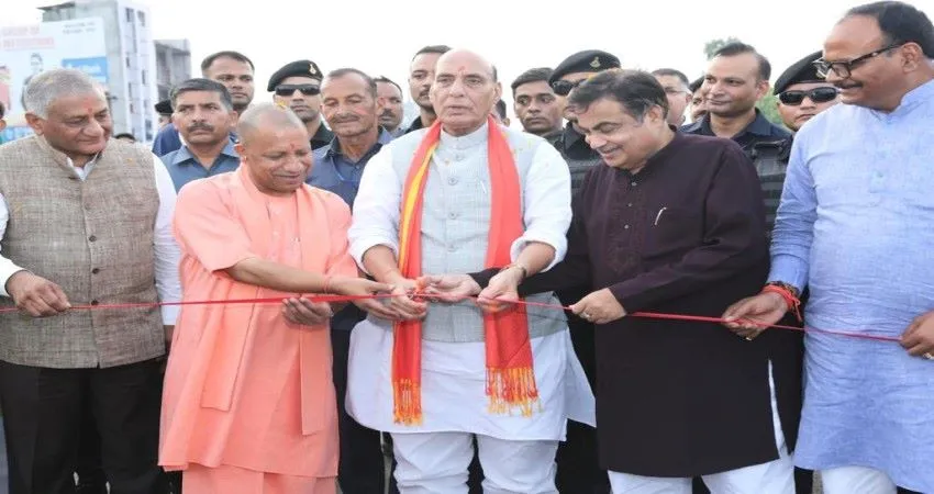 लखनऊ : मुख्यमंत्री योगी आदित्यनाथ ने दी 3300 करोंड़ की सौगात, 164 परियोजनाओं का किया शिलान्यास और उद्घाटन