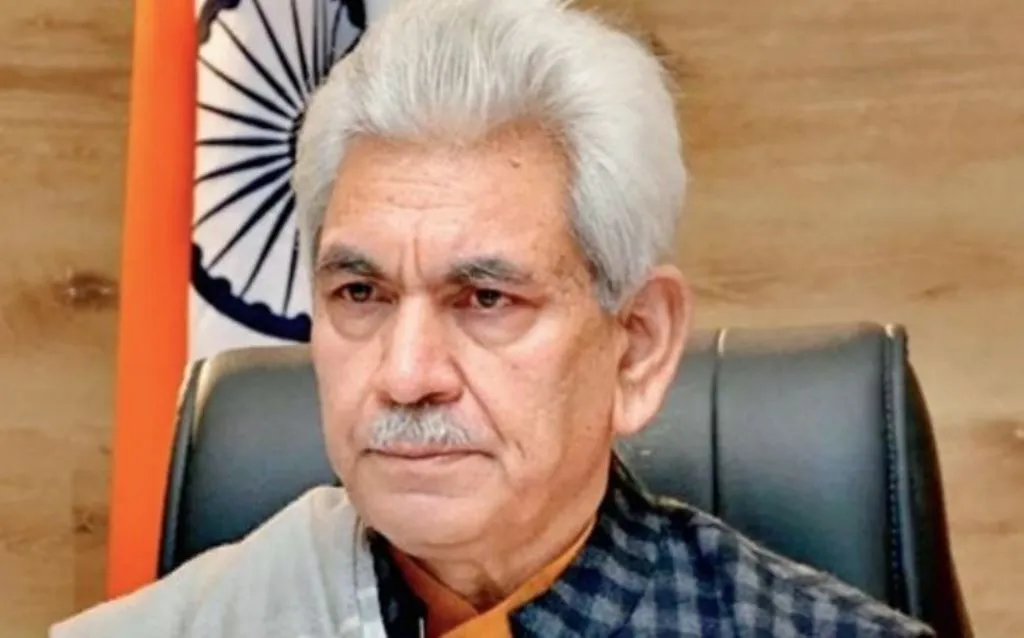 मनोज सिन्हा ने कहा- कुछ लोगों को लगता है कि सरकारी जमीन पर घर बनाने का अधिकार सिर्फ उनका है 