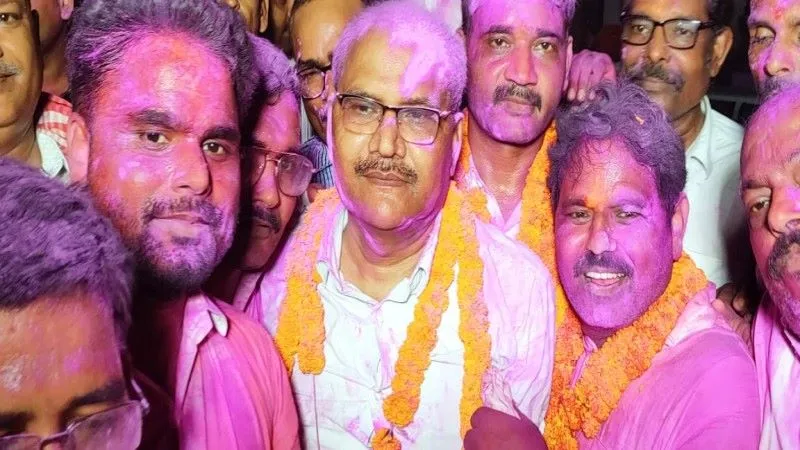 सुलतानपुर बार के अध्यक्ष अरविंद तो सचिव बने आर्तमणि