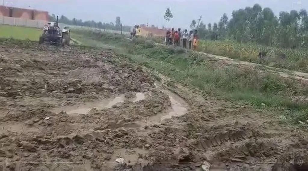 बरेली: दरोगा पर गंभीर आरोप, विधवा की फसल उजाड़ने के बाद दी परिवार सहित जेल में डालने की धमकी