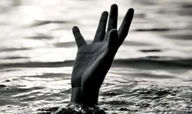 लखीमपुर-खीरी: नाले को पार करने के दौरान पानी में डूबा युवक, मौत