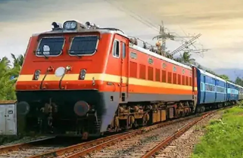 Bareilly: आज से बरेली सिटी स्टेशन पर आठ ट्रेनों का ठहराव बंद