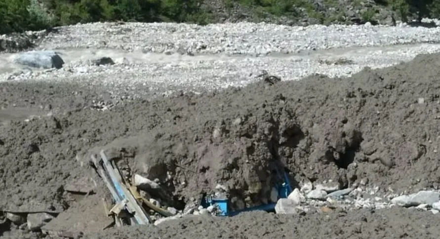 बारिश का कहरः पिथौरागढ़ में बादल फटा, बीआरओ पुल ध्वस्त, लिपुलेख बॉर्डर की आवाजाही बंद