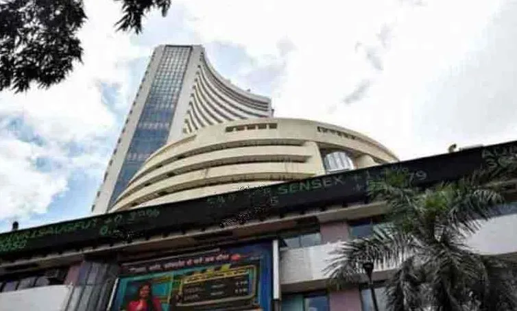 सेंसेक्स शुरूआती कारोबार में 65,000 के पार, निफ्टी भी रिकॉर्ड ऊंचाई पर 