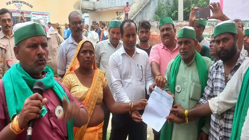 बहराइच: ब्लॉक कार्यालय में मवेशियों को ले जाना किसानों पर पड़ा भारी, बीडीओ ने दर्ज कराया केस