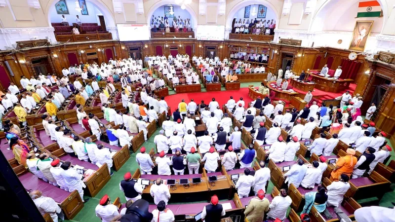 Monsoon Session: यूपी विधान परिषद में सपा सदस्यों का हंगामा, कार्यवाही दिनभर के लिए स्थगित