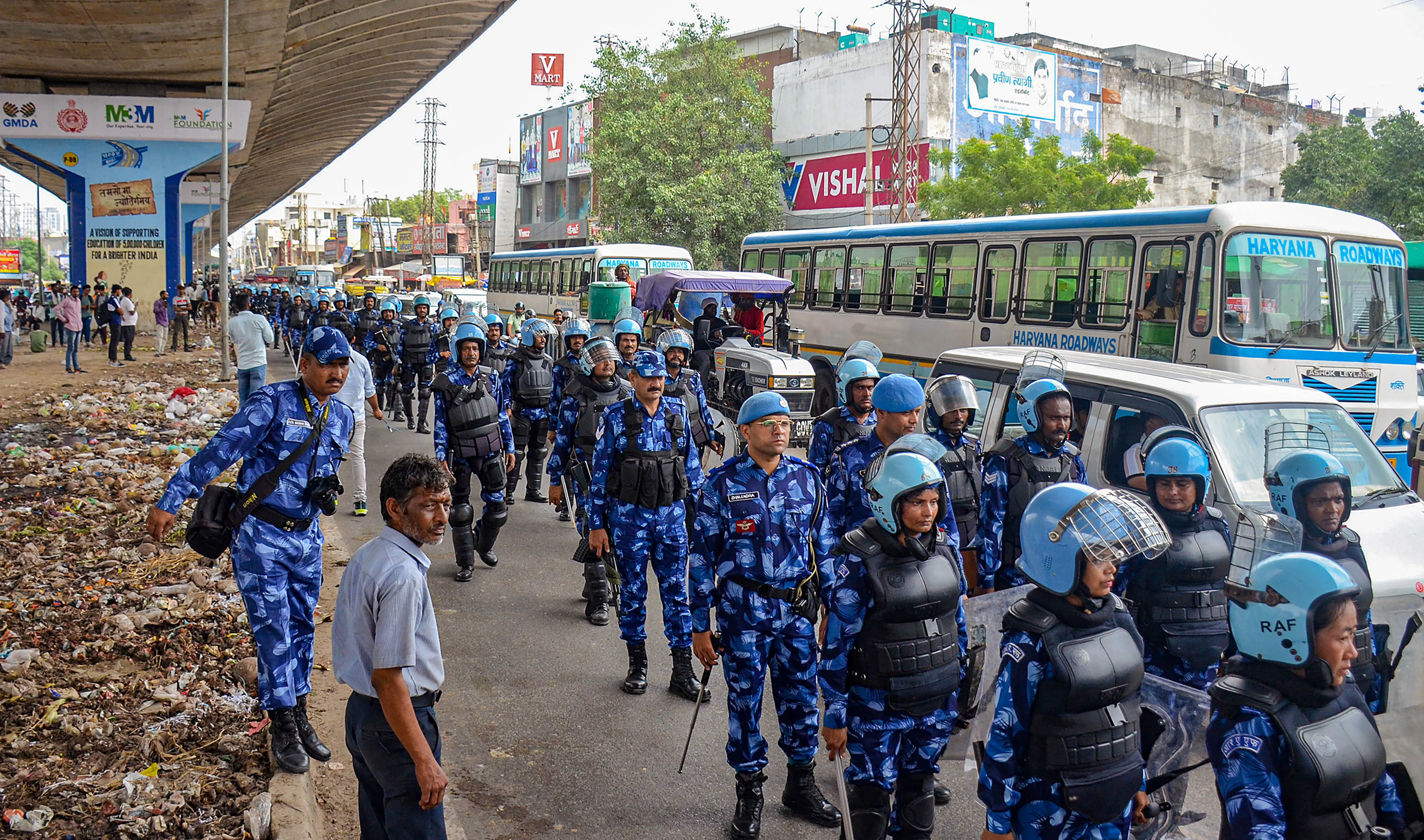 हरियाणा हिंसा: दिल्ली में संवेदनशील स्थानों पर सुरक्षा के व्यापक बंदोबस्त, कई स्थानों पर अतिरिक्त पुलिस बल तैनात