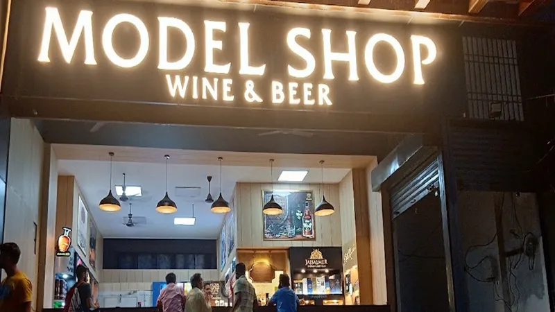 लखनऊ: मॉडल शॉप में नौकरी के लिए लगवा रहे सिफारिश, जानें वजह