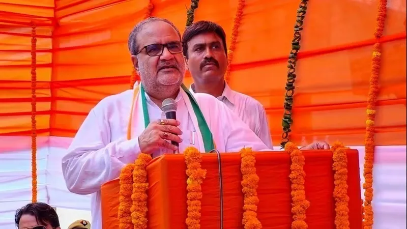 भाजपा प्रदेश मुख्यालय में भूपेन्द्र चौधरी ने किया ध्वजारोहण, कहा- 'एक भारत-श्रेष्ठ भारत' के निर्माण में अपना महत्वपूर्ण योगदान दें