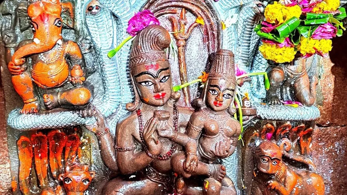 भगवान नागचंद्रेश्वर का वर्ष में एक बार नागपंचमी पर होता हैं दर्शन 