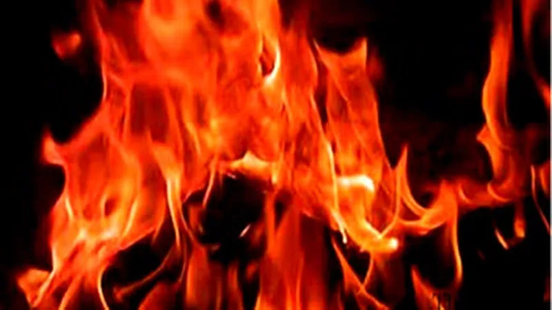 बांदा: कर्ज से परेशान किसान ने खुद को जिंदा जलाया, जानें पूरा मामला 