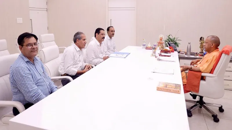 लखनऊ: मुख्यमंत्री से मिले डिप्लोमा फार्मासिस्ट के पदाधिकारी, समस्याओं की दी जानकारी