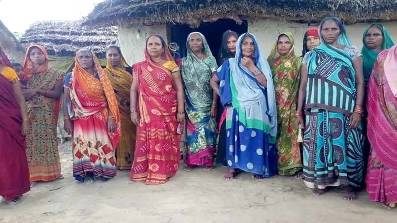 अयोध्या: 30 मजरों के पात्रों को नहीं मिला प्रधानमंत्री आवास, उठाई मांग